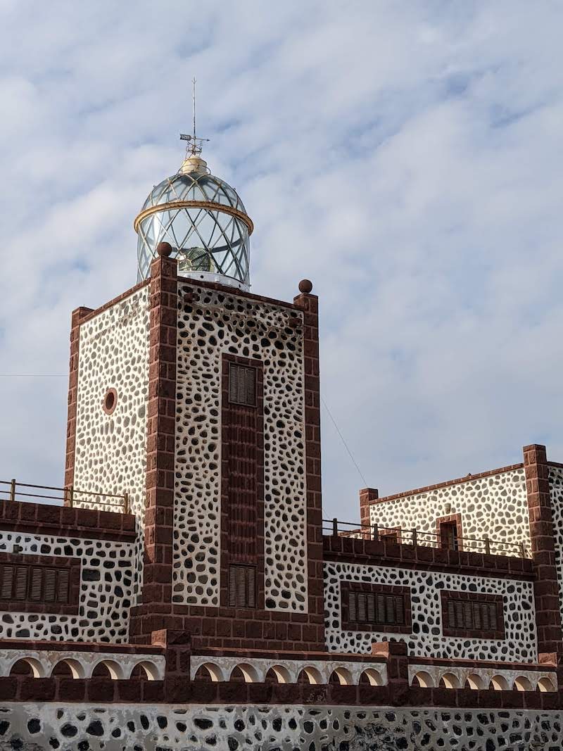 Faro de la Entallada lighthouse